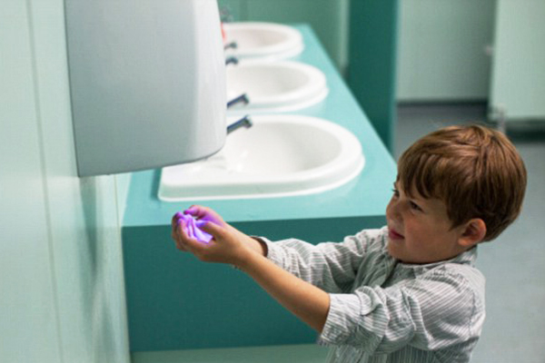 Как выбрать сушилку для рук в детское учреждение?